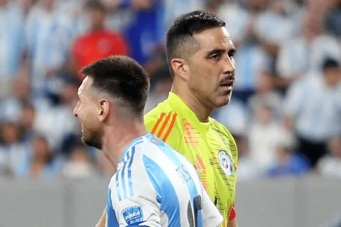 Copa América: ¿de qué hablaron Messi y Claudio Bravo antes de Argentina – Chile?