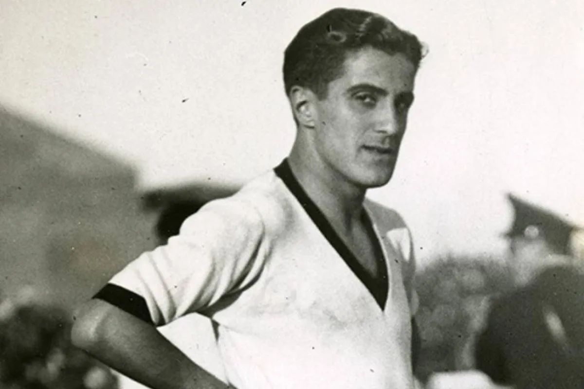 Emilio Baldonedo posa con los colores de Huracán