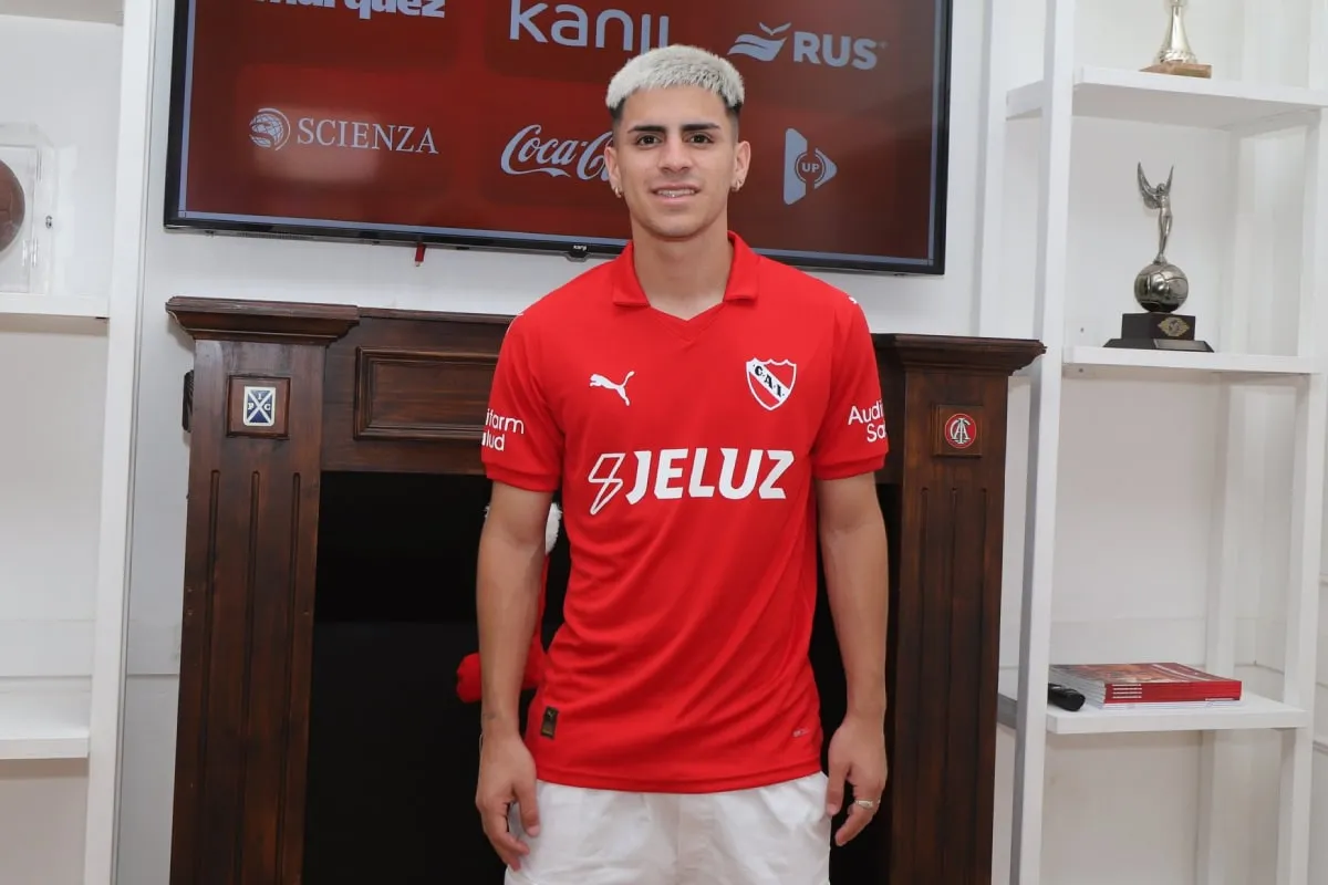 Alex Luna, en su presentación como refuerzo de Independiente