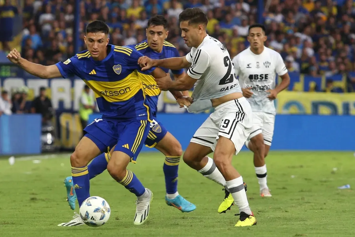Ezequiel Bullaude en el duelo entre Boca y Central Córdoba