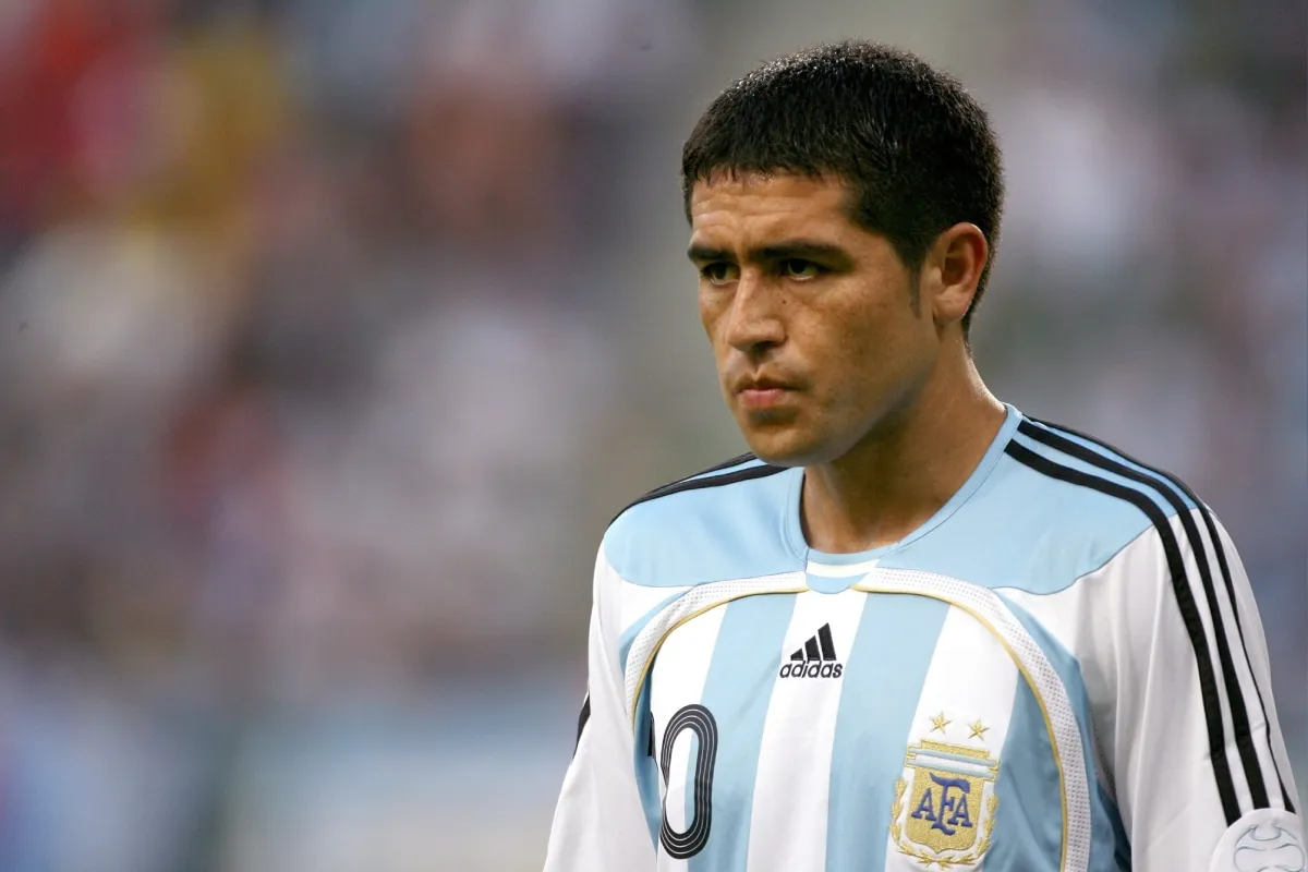 Juan Román Riquelme jugando para la Selección Argentina