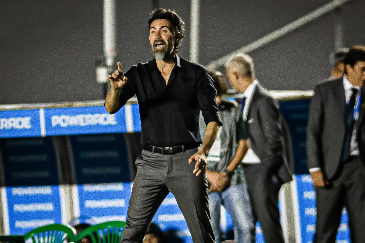 Eduardo Domínguez y su visión sobre el arbitraje del fútbol argentino