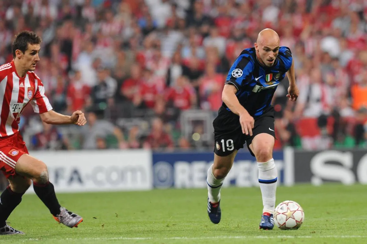 Esteban Cambiasso jugando una final de Champions League con Inter