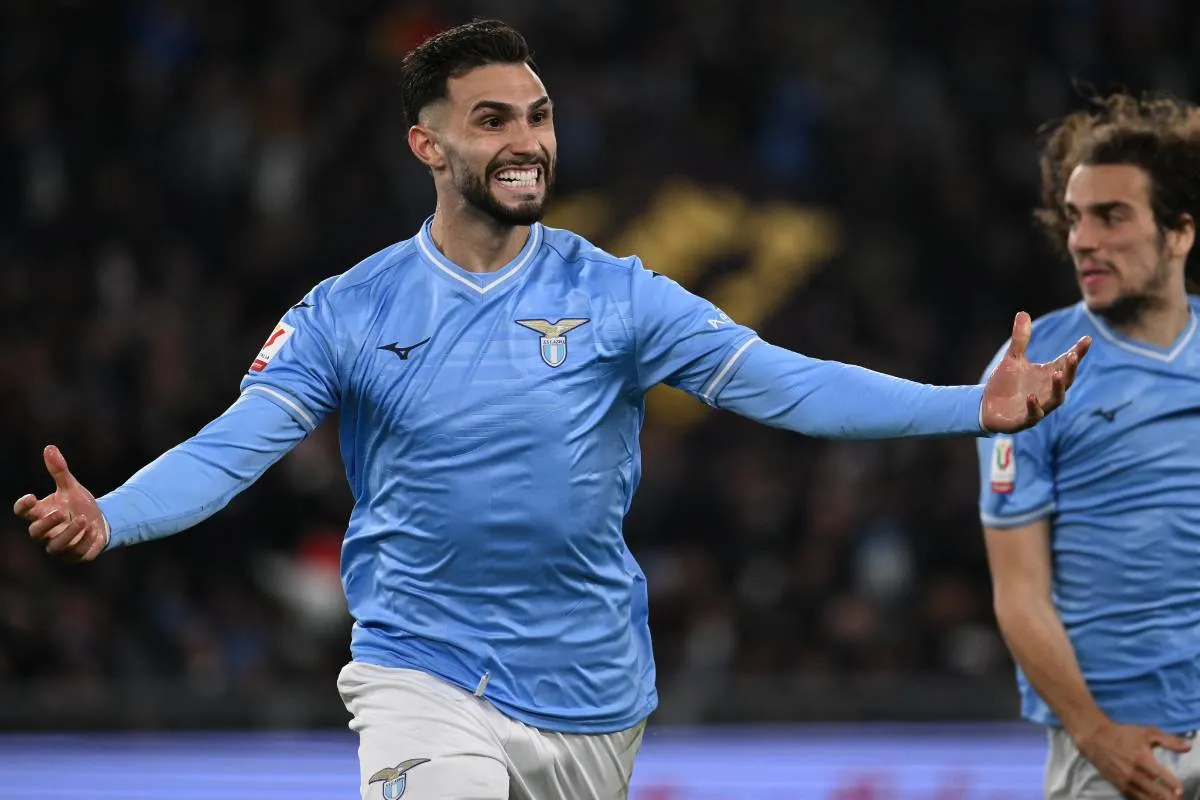 Taty Castellanos con la camiseta de Lazio