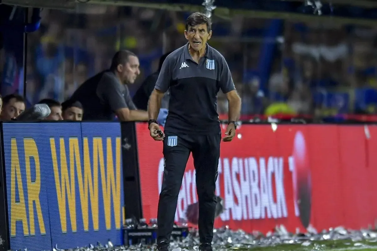 Gustavo Costas, DT de Racing, en La Bombonera