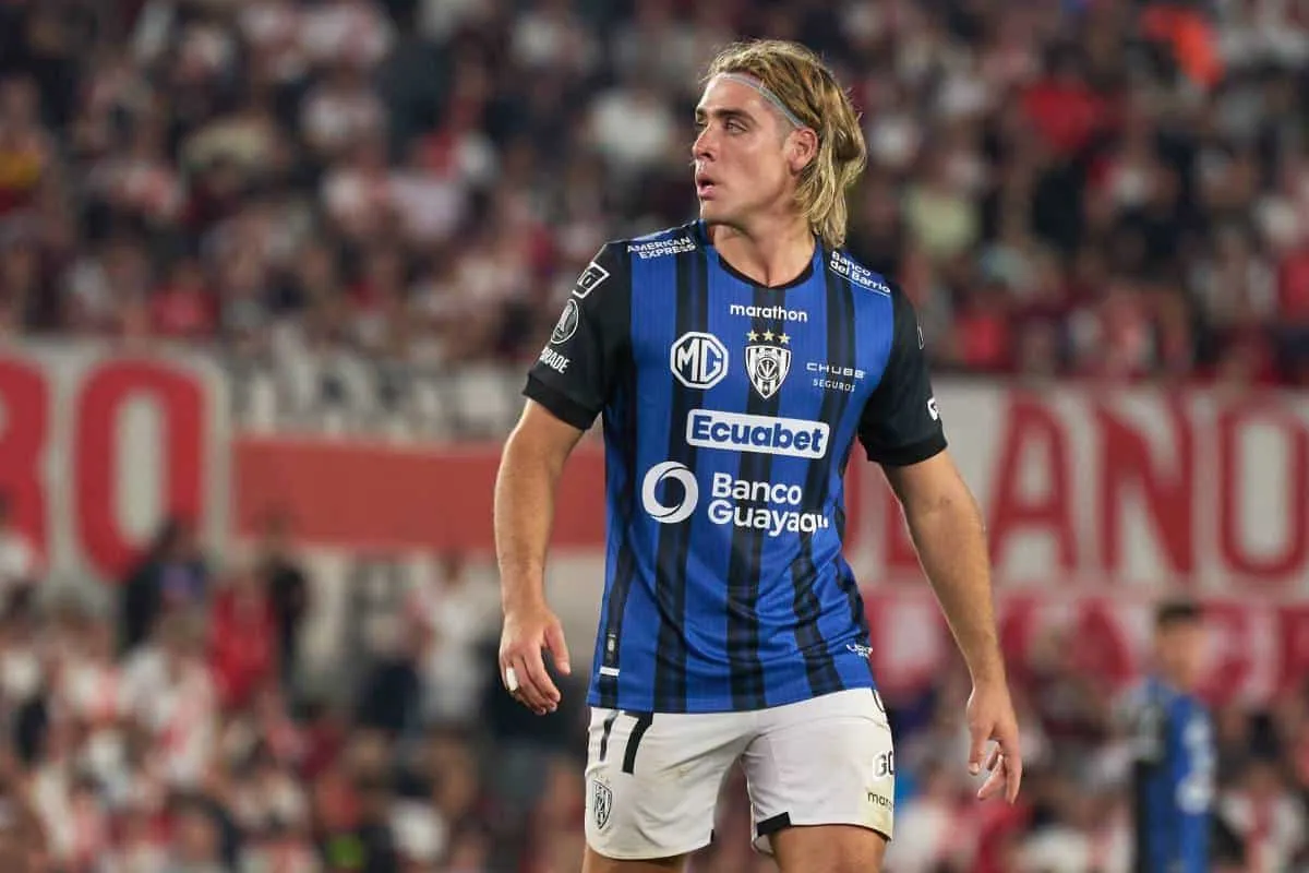 Claudio Spinelli of Independiente del Valle during the 5th group stage match of Copa Libertadores 2025 between River Pla