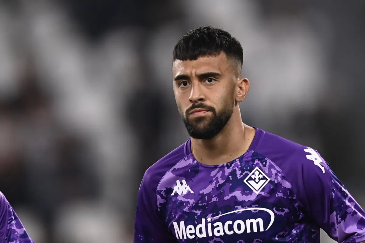 Nicolás González con la camiseta de Fiorentina