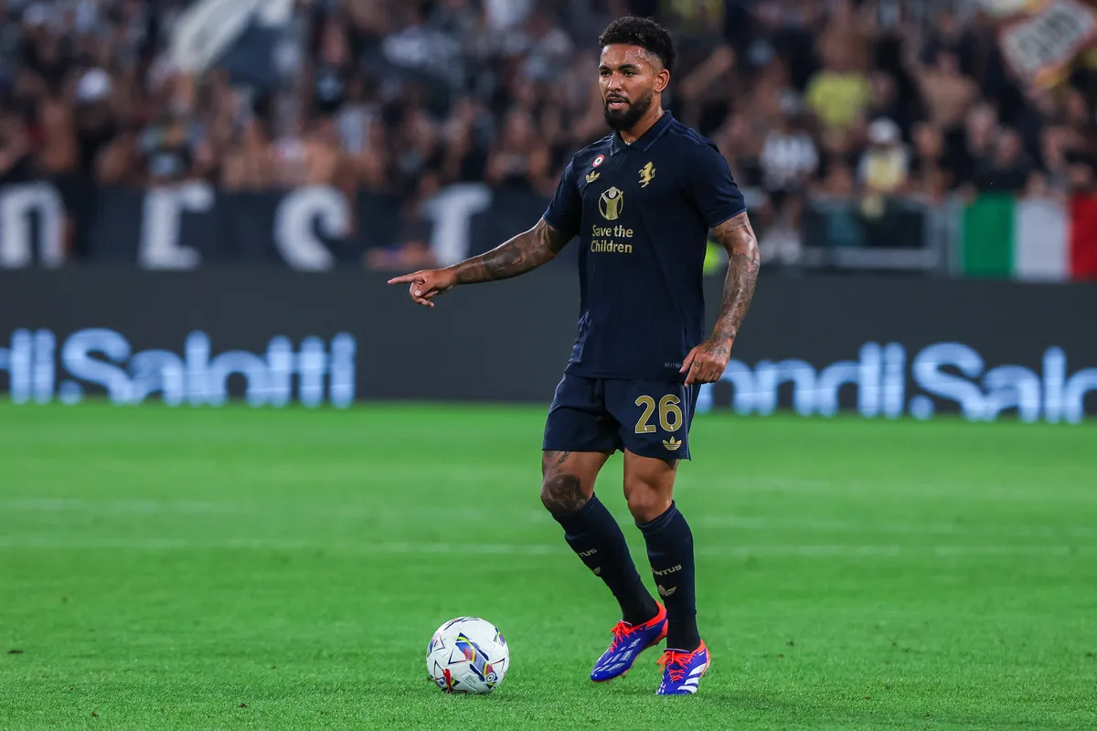 September 1, 2024, Turin, Italy: Douglas Luiz of Juventus FC seen in action during Serie A 2024/25 football match betwee