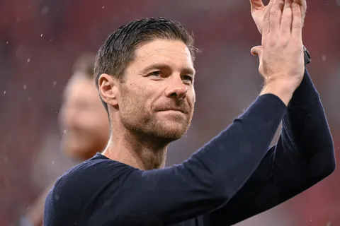 Xabi Alonso ganó otro titulo con Bayer Leverkusen y logró un impensado récord