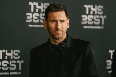 ¿Cuánto dinero recibe el ganador del premio The Best?
