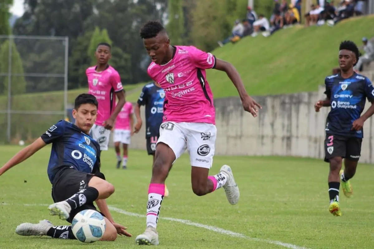 Justin Lerma jugando en las inferiores de Independiente del Valle