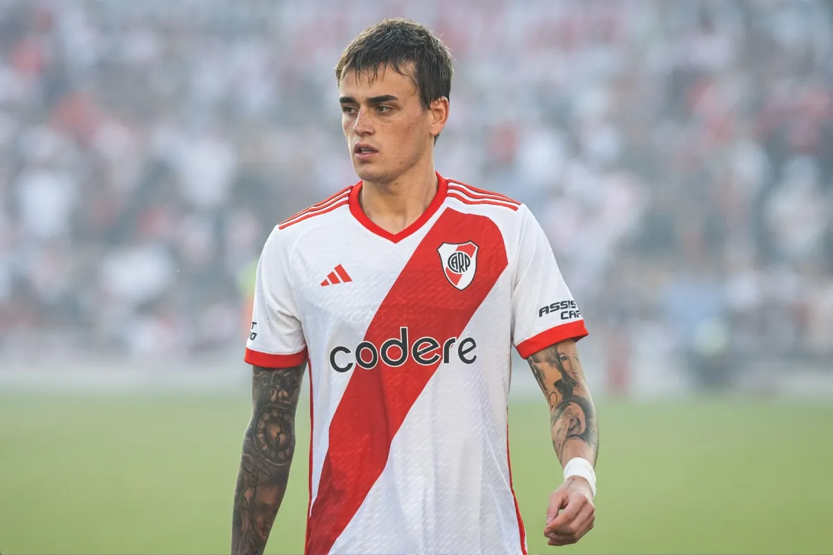 Nicolás Fonseca con la camiseta de River Plate