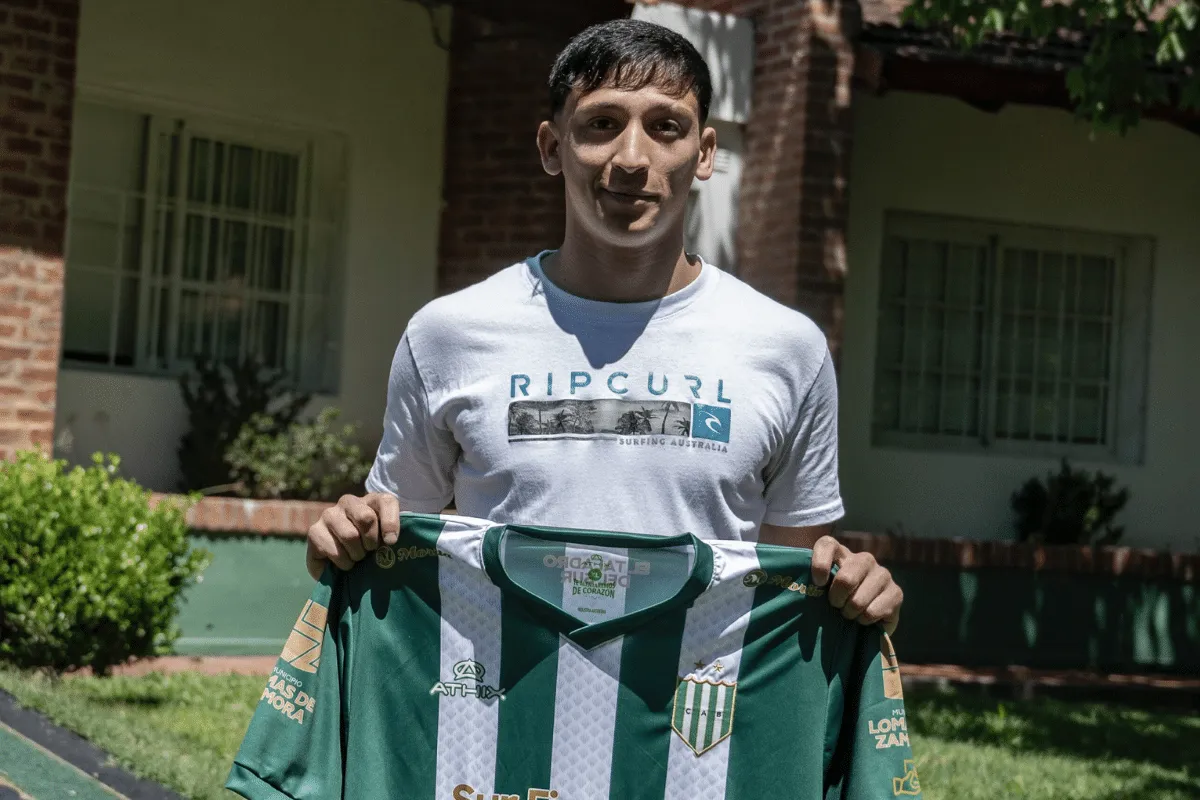 Marcos Escobar, joya de Banfield que firmó contrato profesional