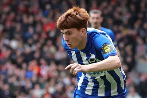 ¿Se queda o se va a préstamo? La decisión que tomaría Brighton con Valentín Barco