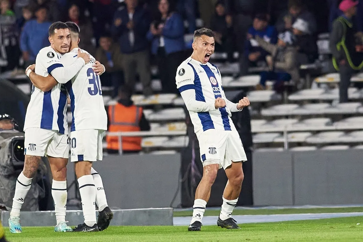 Rubén Botta y Talleres festejan la victoria en la Copa Libertadores
