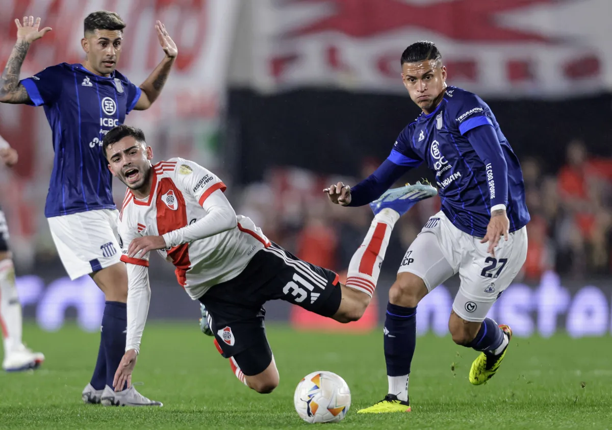 Juan Portilla y Santiago Simon. Club AtlÃ tico River Plate vs Talleres de Cordoba. Octavos de Final Copa Libertadores de