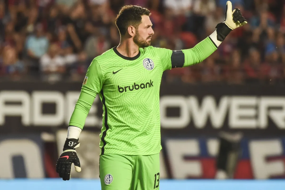 Augusto Batalla con la camiseta de San Lorenzo