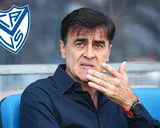 “Si aparecen opciones…”: Gustavo Quinteros encendió las alarmas en Vélez