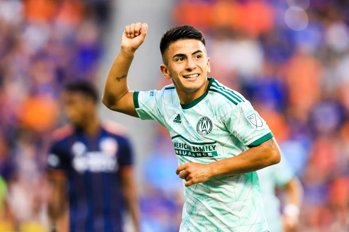 Thiago Almada, fichado por Botafogo