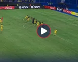 Video: A lo Román, el golazo de tiro libre de Cavani para salvar a Boca