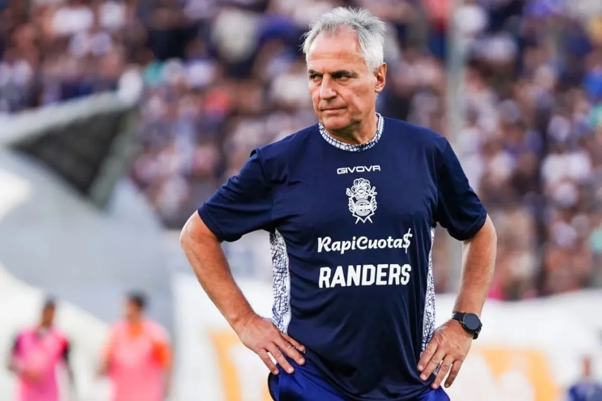 Leonardo Madelón, obligado a ganarle a Barracas Central