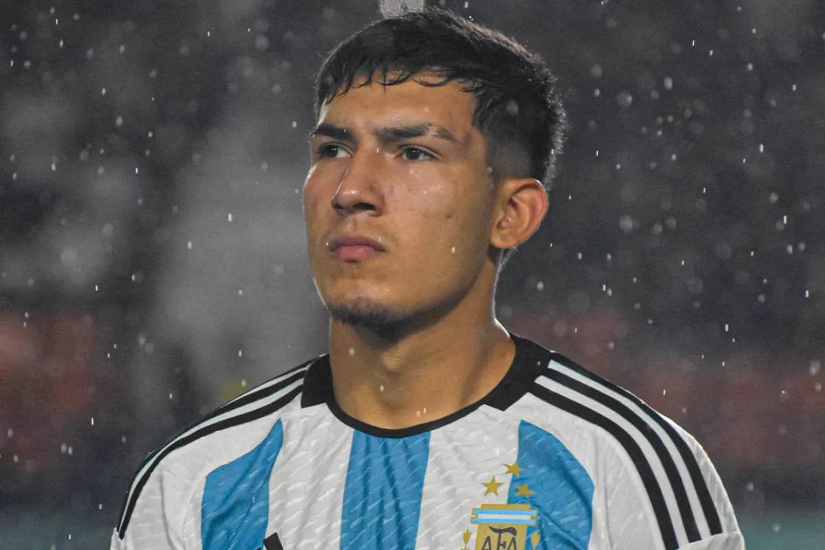 Tobías Palacio, joya de Argentinos Juniors, con la camiseta de la Selección Argentina Sub-17