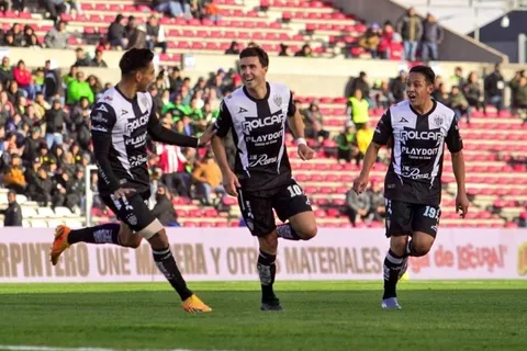 Le fue mal en River, fue cedido a Necaxa, la rompe en México y podría ser vendido
