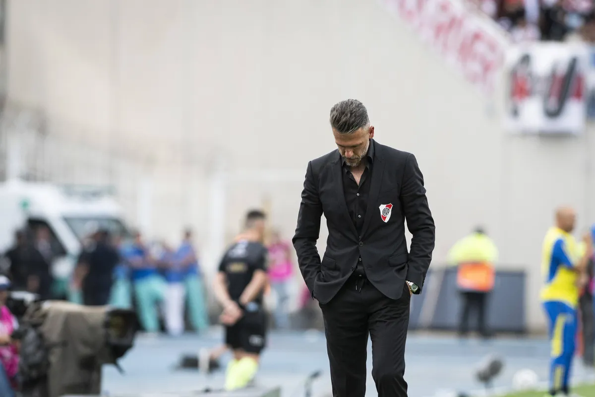 April 21, 2024, Cordoba, Argentina: Martin Demichelis of River Plate gestures during a quarter final match of Copa de la