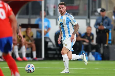 Copa América: la fuerte crítica de Mac Allister al campo de juego de Argentina – Chile