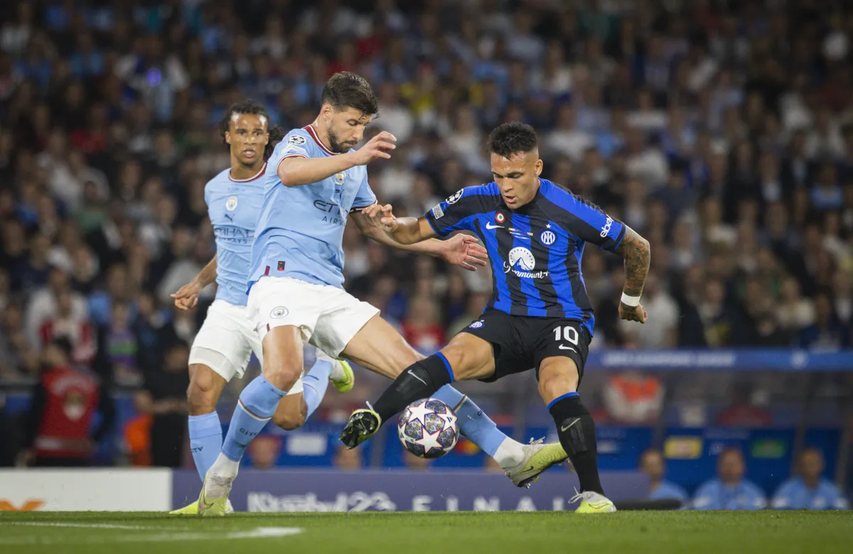 Istanbul, Turkey. 10th Jun 2023. Lautaro Martinez (Inter), Ruben Dias (City) Manchester City – Inter Mailand UEFA Champi