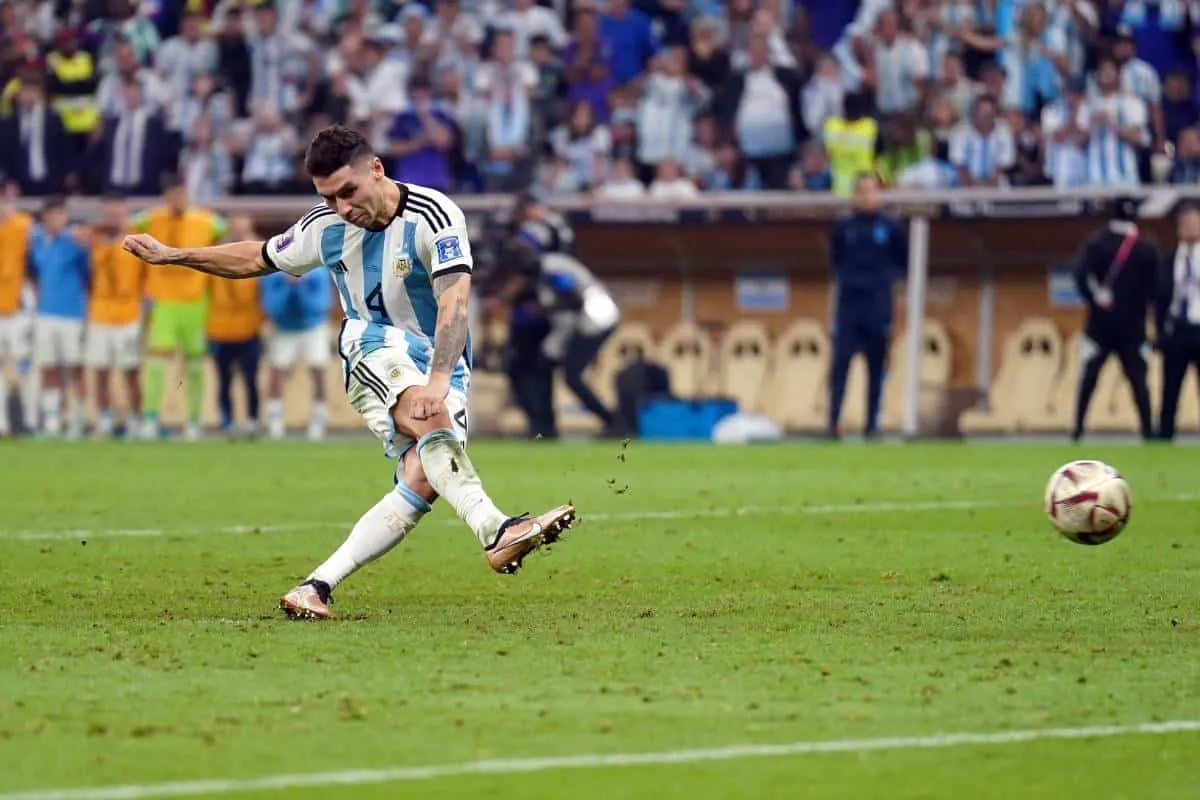 Gonzalo Montiel, autor del penal del título para Argentina