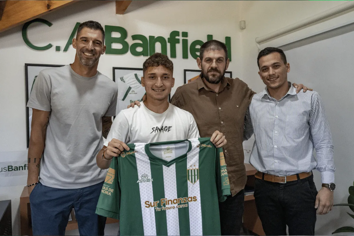 Martín Lazarte, joya de Banfield que firmó contrato profesional