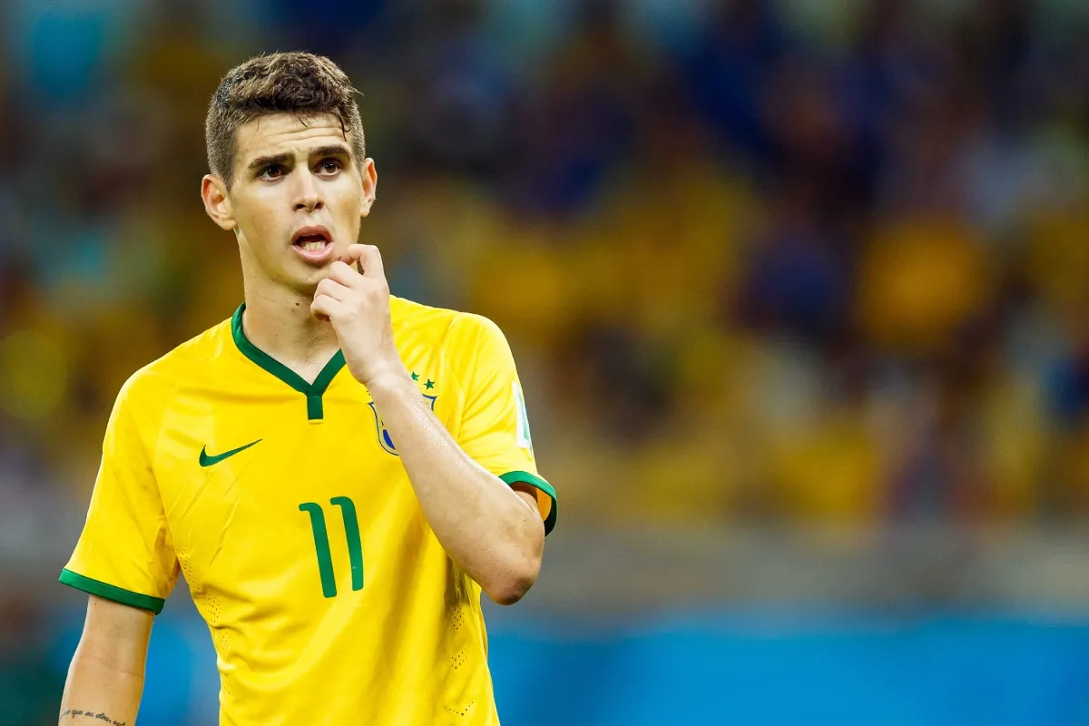 Oscar, titular en el Mundial de 2014 con Brasil