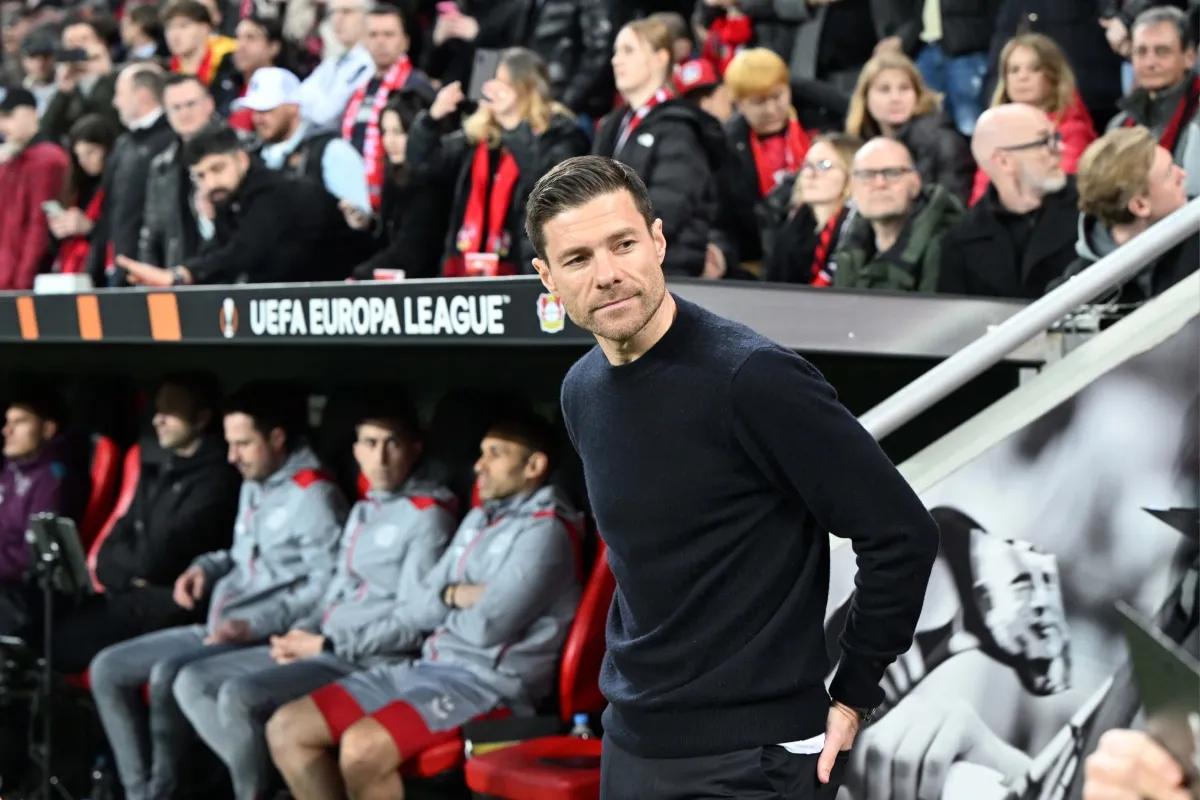 Bayer Leverkusen piensa en reemplazantes de Xabi Alonso