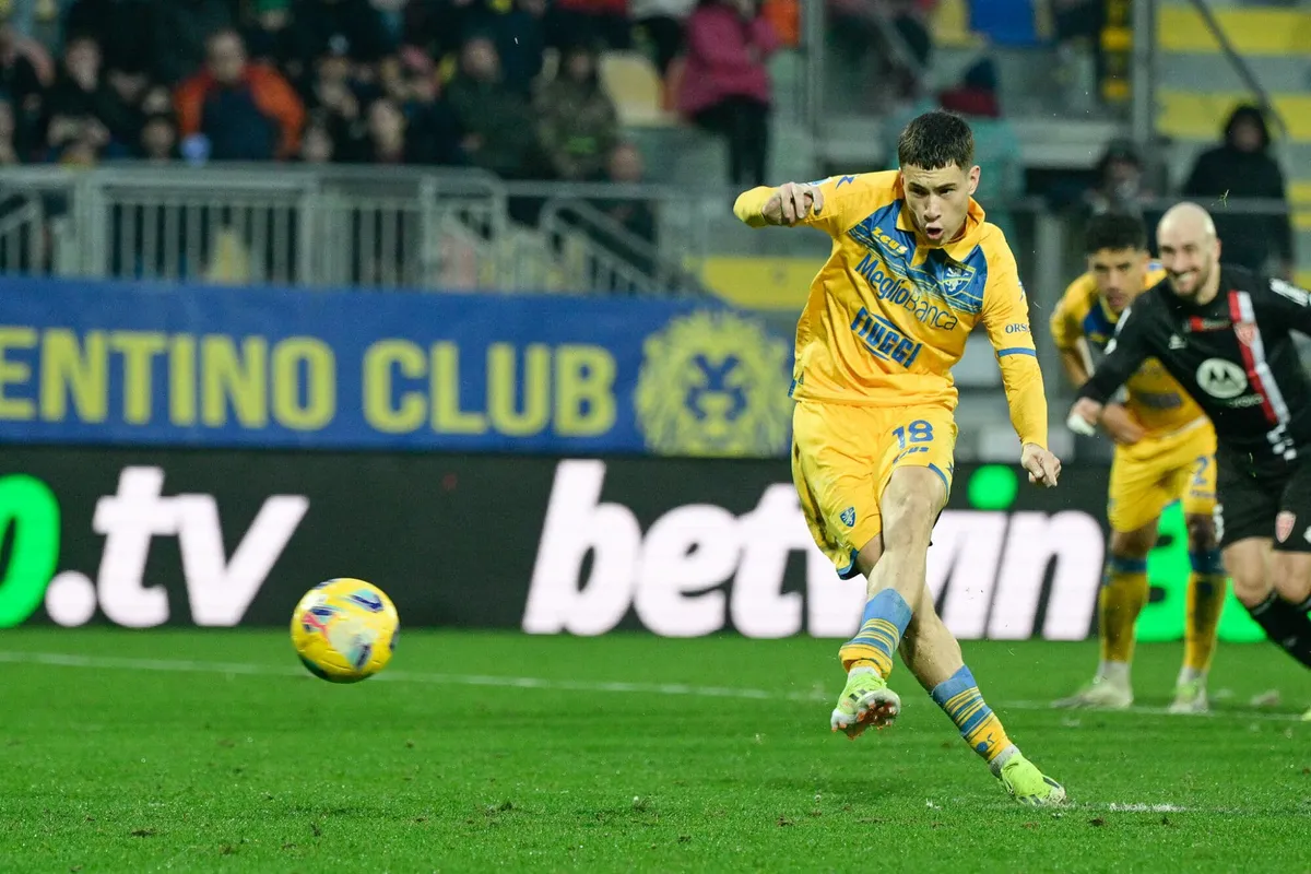 Matías Soulé en Frosinone vs. AC Monza