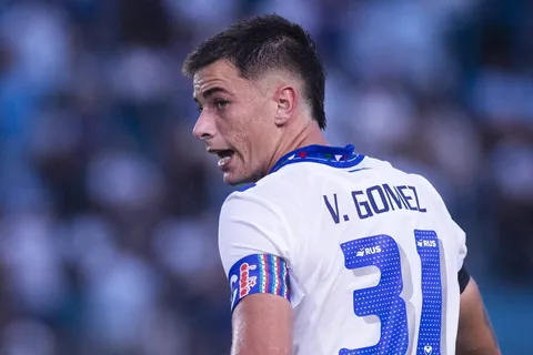 ¿Cómo juega Valentín Gómez, el joven capitán de Vélez que extendió su contrato hasta 2026?