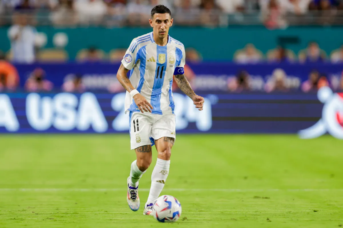 Ángel Di María en el duelo entre Argentina y Perú