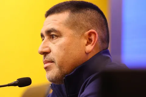 Estuvo cerca de River, lo llamó Riquelme y puede ser el primer refuerzo de Boca