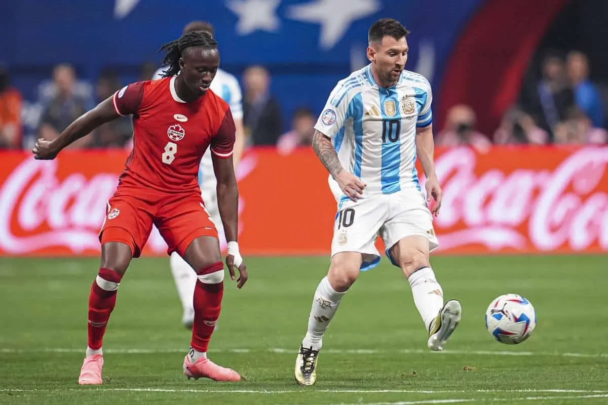 Lionel Messi jugando la Copa América 2024 para Argentina