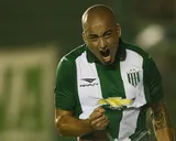 Refuerzos Banfield: Santiago Silva se ofreció para volver a jugar en el Taladro con 44 años