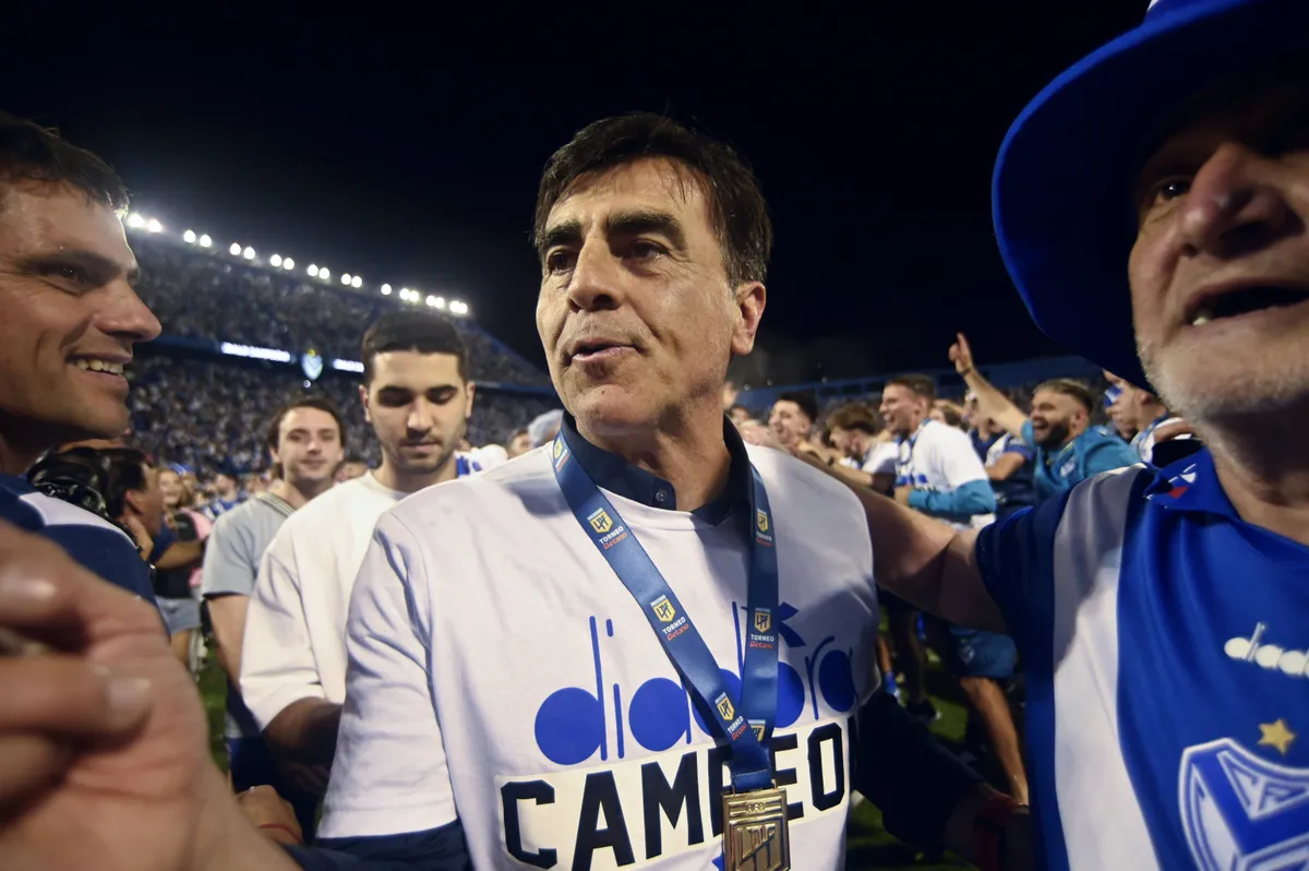 Velez Sarsfield v Huracan – Liga Profesional 2024