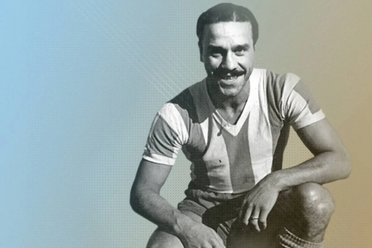 José Manuel Moreno posa con la camiseta de la Selección Argentina