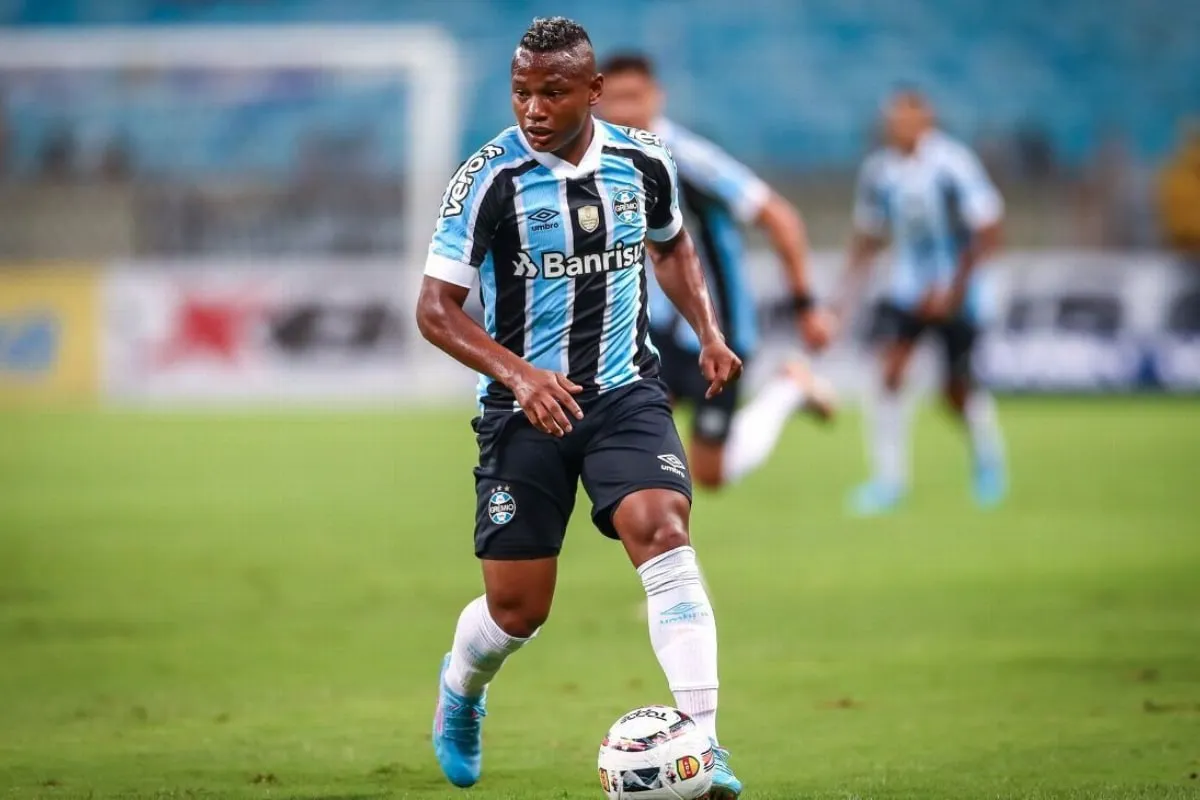 Jaminton Campaz jugando en Gremio