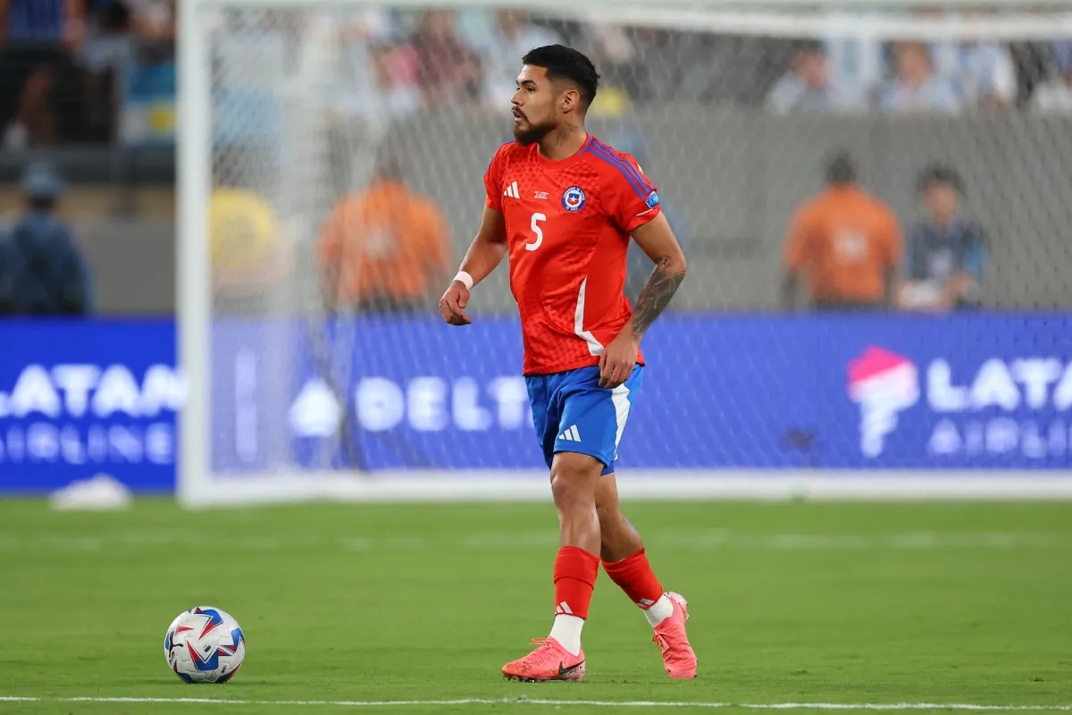 Paulo Díaz, jugador de River, en la Selección de Chile