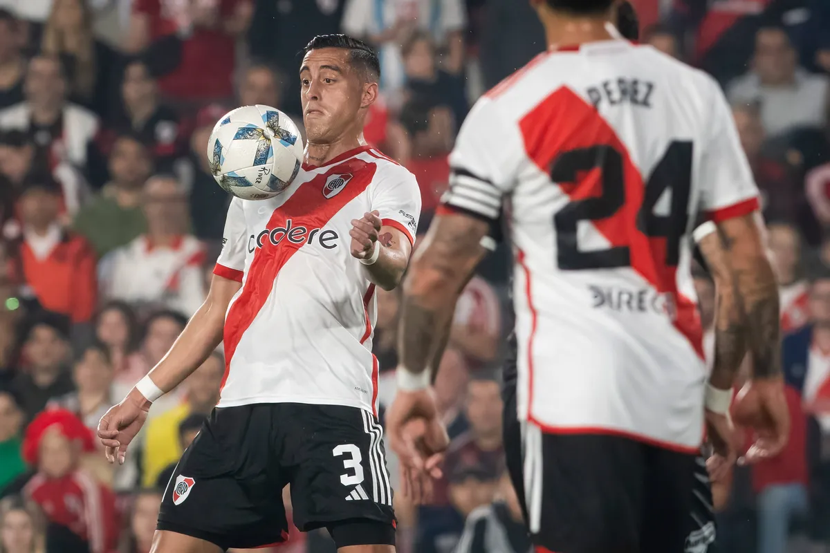 River Plate Vs Atletico Tucuman in Buenos Aires, Argentina – 21 Sept 2023 Ramiro Funes Mori (L) of River Plate in action