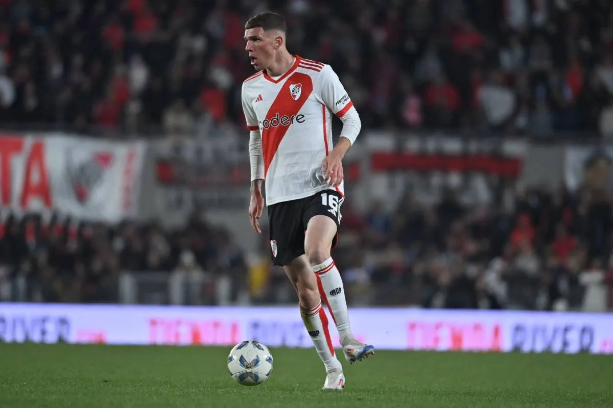 Franco Carboni con la camiseta de River Plate