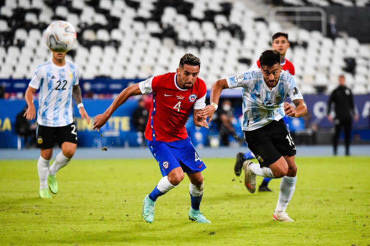 Refuerzos Colo Colo: el millonario sueldo que reclama Mauricio Isla para llegar al Cacique