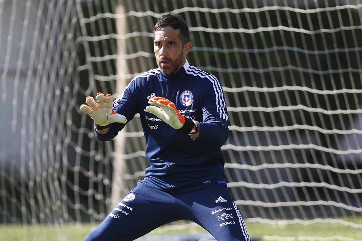 Copa América 2024: los récords que romperá Claudio Bravo con la Roja