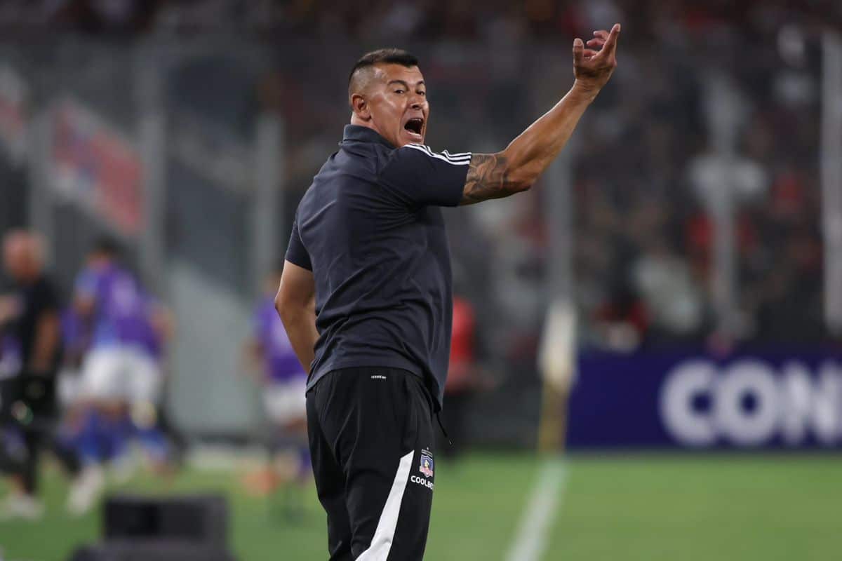 Problemón para Colo Colo: el jugador que está siendo seguido desde el extranjero
