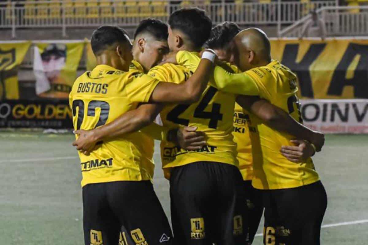 El primer técnico despedido de la Primera B tras sufrir una dura derrota